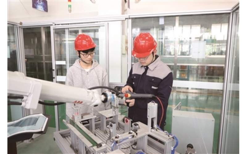 職業(yè)教育熱潮背后： 產(chǎn)教融合效應(yīng)能否延續(xù)？